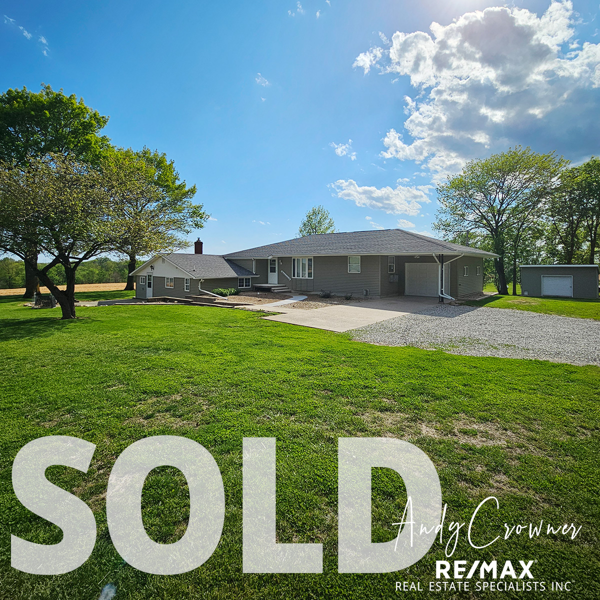 1562 185th St, Mount Pleasant, Iowa — 4 bed country home sold for $335,000