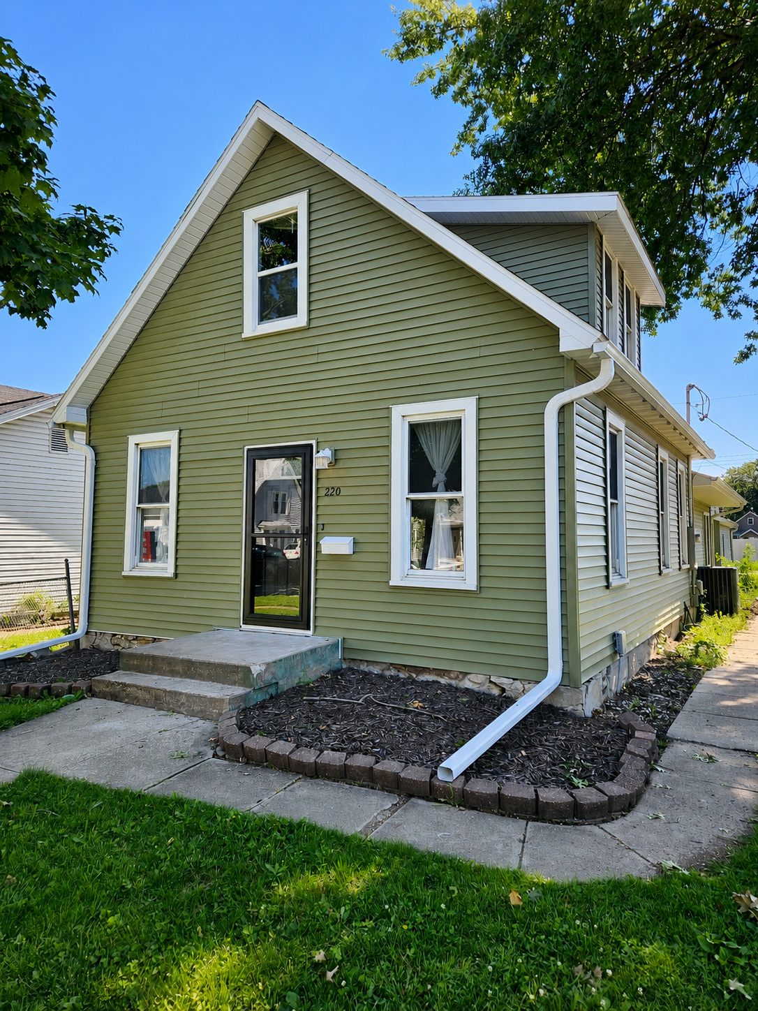 220 Summer St, West Burlington, Iowa — 3 bed renovated home sold June 2026