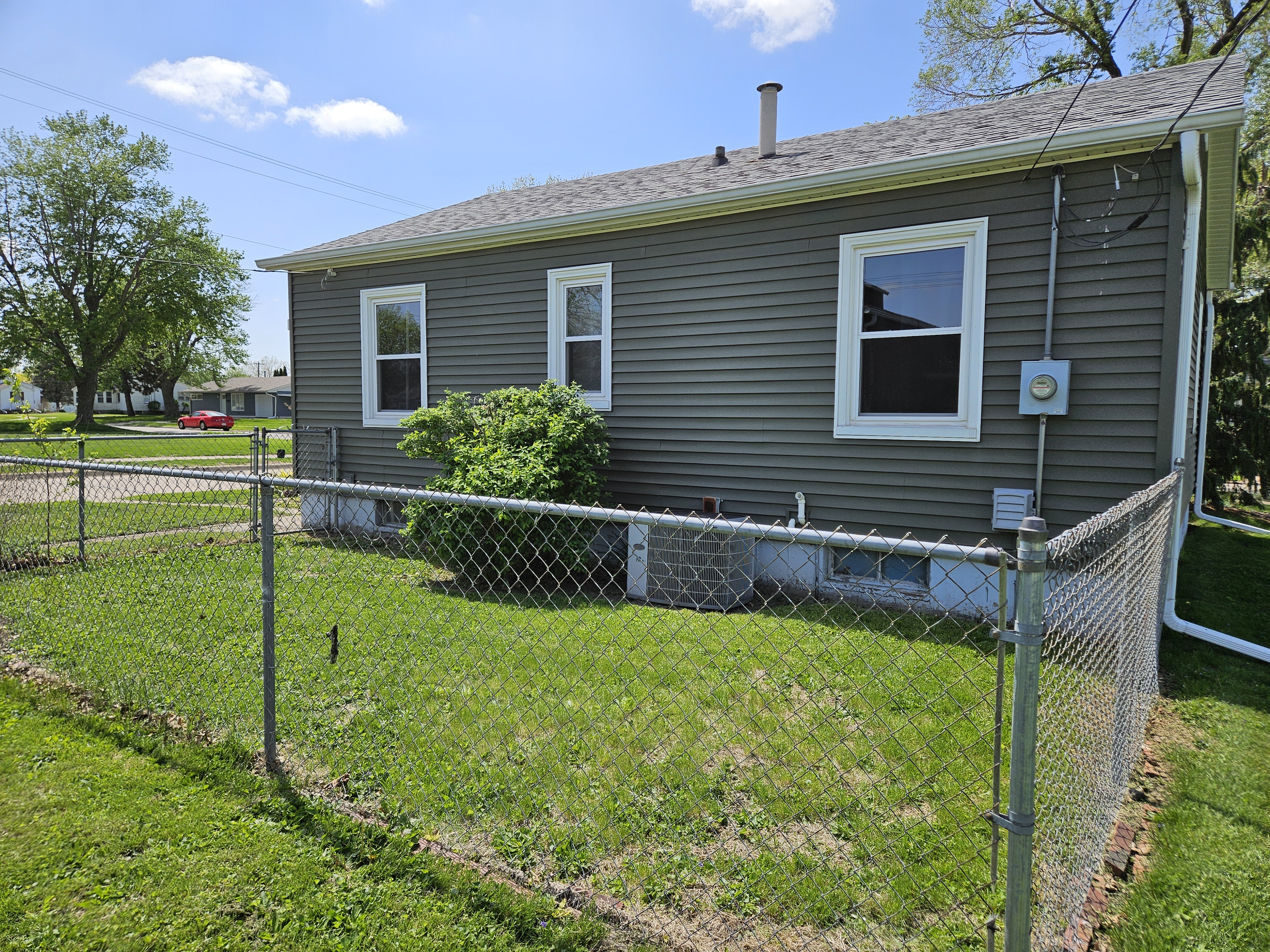 540 Leffler St - photo 4