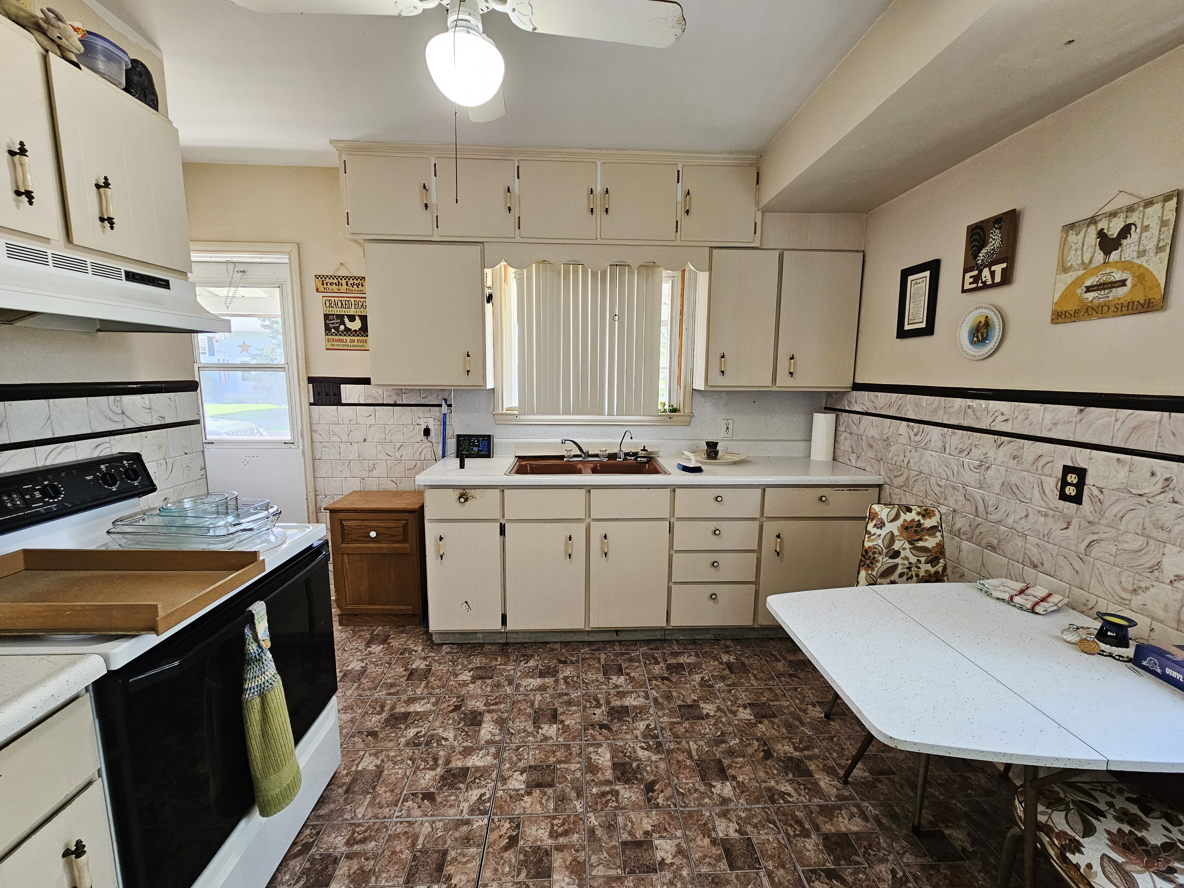 540 Leffler St - photo 5