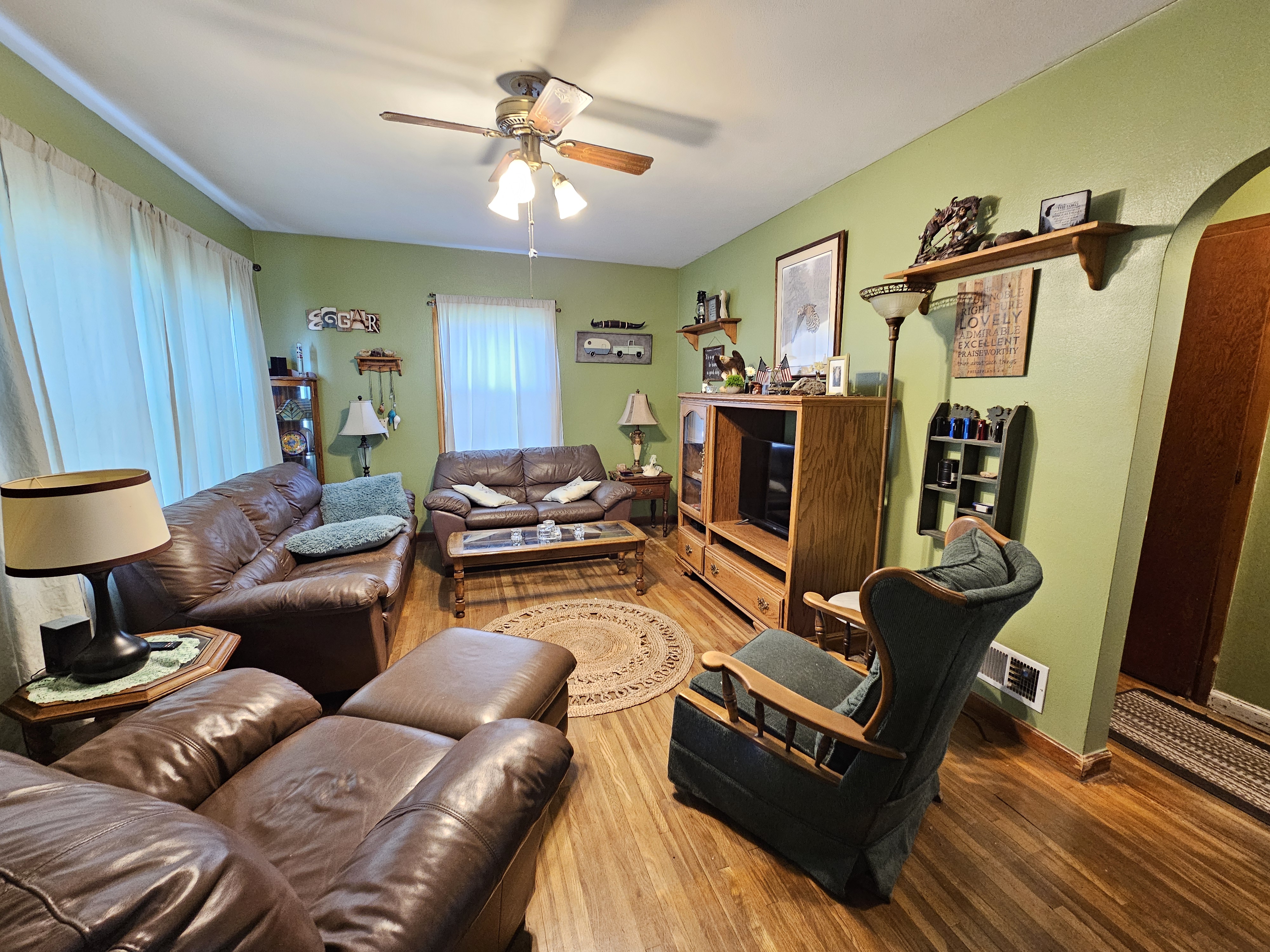 540 Leffler St - photo 6